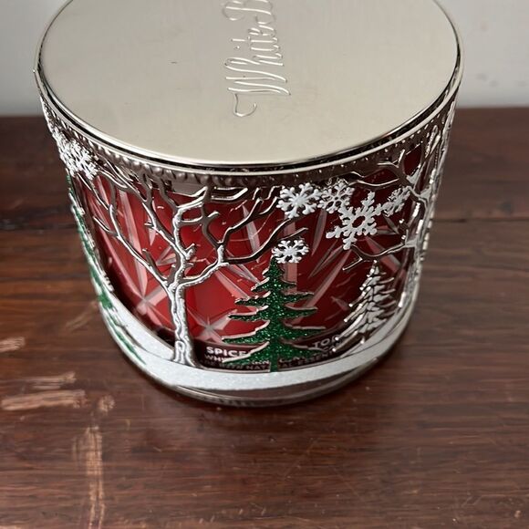 White barn spiced apple toddy candle with Limited Edition Christmas holder - Picture 4 of 7